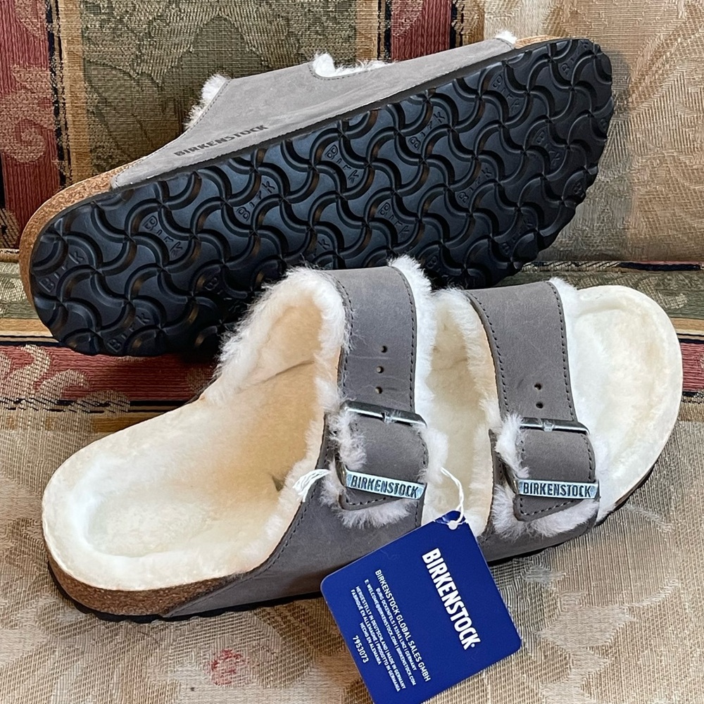 Birkenstock Arizona Shearling. Size 9-9.5 Women/ 7-7.5 Men